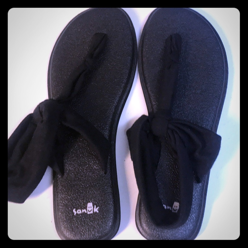 Sanuk yoga mat sandals-New w/o tags
